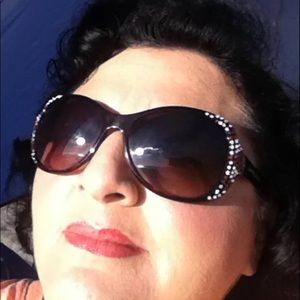 Meet your Posher, Priscilla